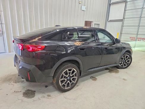 Used 2025 BMW X2 xDrive28i AWD/4WD image 3