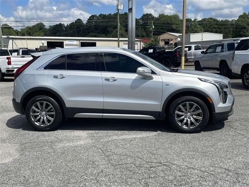 Used 2021 Cadillac XT4 Premium Luxury image 2