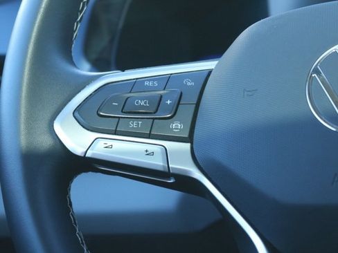 Used 2022 Volkswagen Taos SE image 22