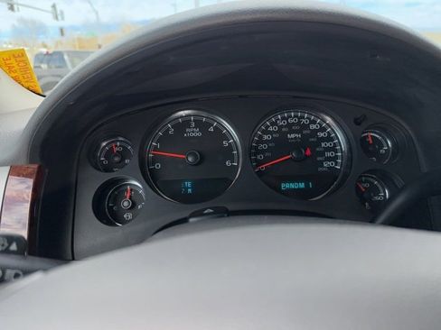 Used 2011 GMC Yukon XL 2500 SLT w/ SLT-2 Equipment Package image 45