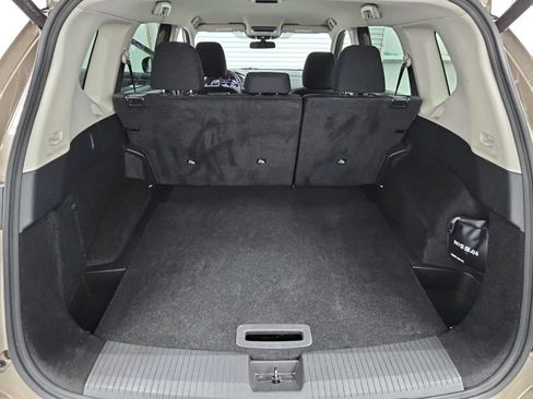 Used 2025 Nissan Rogue SV AWD/4WD image 31