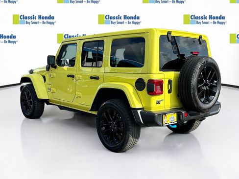 Used 2024 Jeep Wrangler Unlimited Sahara AWD/4WD image 5