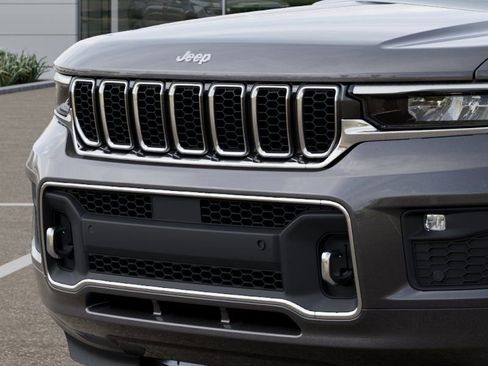 New 2025 Jeep Grand Cherokee L Overland w/ Luxury Tech Group IV AWD/4WD image 11