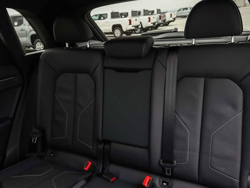 Used 2025 Audi Q3 2.0T Premium w/ Convenience Package AWD/4WD image 24