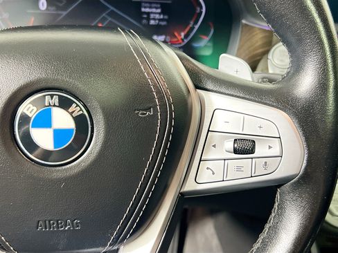Used 2022 BMW 740i xDrive w/ Premium Package AWD/4WD image 19
