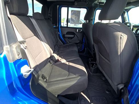 Used 2022 Jeep Gladiator Sport image 17