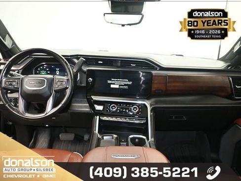 Used 2024 GMC Sierra 3500 Denali Ultimate AWD/4WD image 12