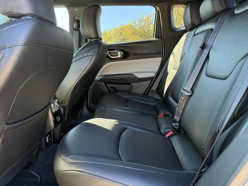 Used 2025 Jeep Compass Limited image 25