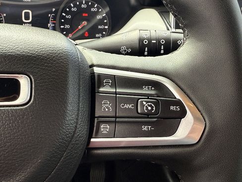 Used 2025 Jeep Compass Limited AWD/4WD image 15