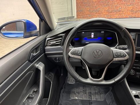 Used 2024 Volkswagen Jetta SE image 13