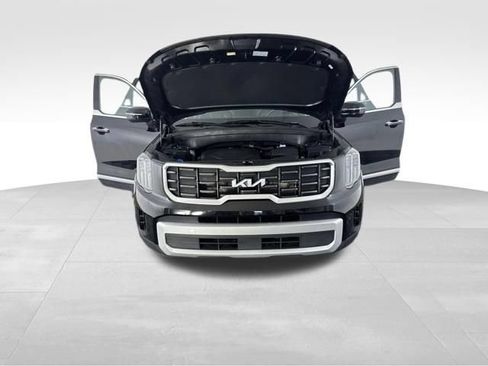 Certified 2025 Kia Telluride S FWD image 13