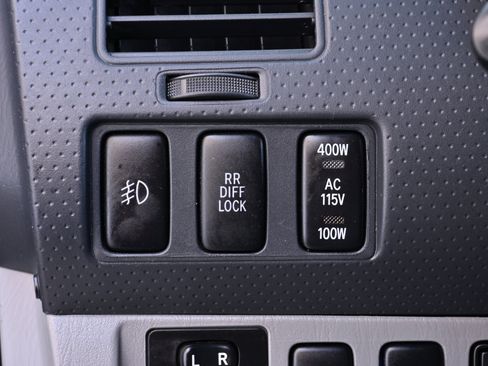 Used 2010 Toyota Tacoma 4x4 Access Cab V6 image 25