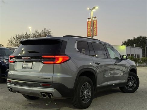 Used 2025 GMC Acadia Elevation image 3