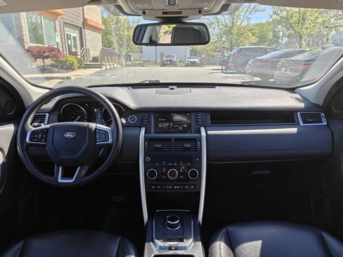 Used 2019 Land Rover Discovery Sport HSE AWD/4WD image 10
