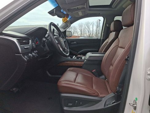 Used 2019 Chevrolet Suburban Premier w/ Premier Plus Edition image 15