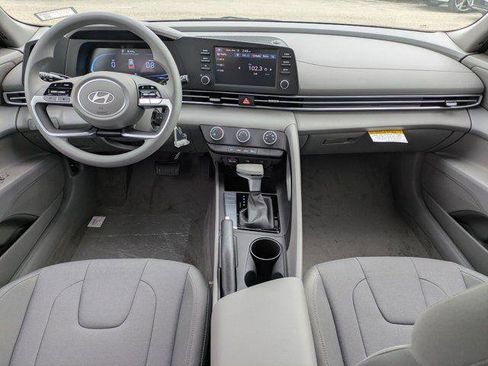 New 2026 Hyundai Elantra SE FWD image 9
