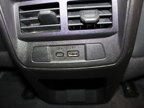 Used 2024 GMC Canyon AT4 AWD/4WD image 30