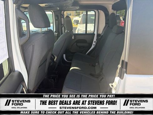 Used 2025 Jeep Gladiator Sport AWD/4WD image 32