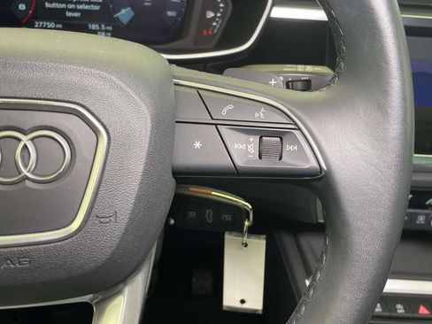Certified 2025 Audi Q3 2.0T Premium AWD/4WD image 36