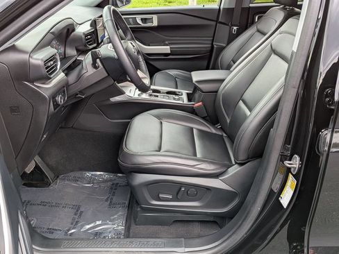 Used 2024 Ford Explorer XLT w/ Equipment Group 202A AWD/4WD image 10