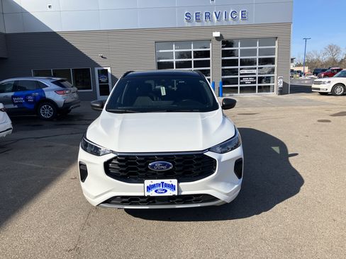 Used 2023 Ford Escape ST-Line w/ Tech Pack #1 AWD/4WD image 3