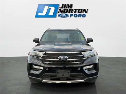 Used 2022 Ford Explorer XLT w/ Equipment Group 202A image 8