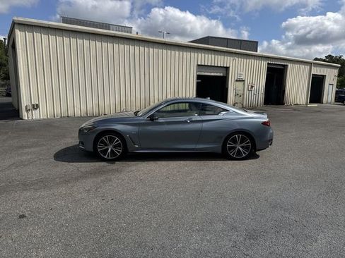 Used 2017 INFINITI Q60 2.0t w/ Premium Plus Package 2.0T RWD image 8