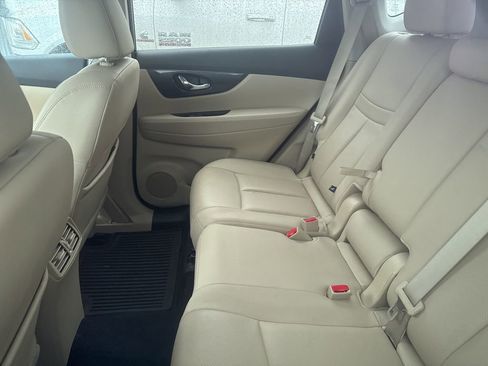 Used 2016 Nissan Rogue SL w/ SL Premium Package image 8