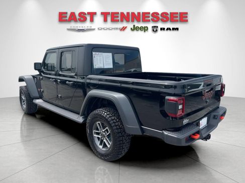 Used 2025 Jeep Gladiator Mojave w/ Convenience Group AWD/4WD image 5