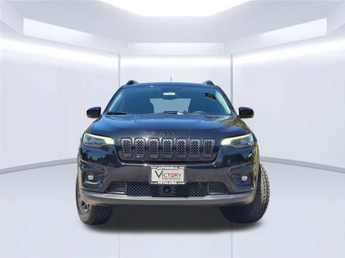 Used 2022 Jeep Cherokee Latitude AWD/4WD image 3