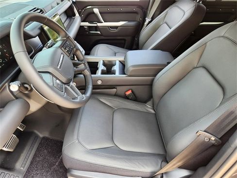 New 2025 Land Rover Defender 130 V8 image 9