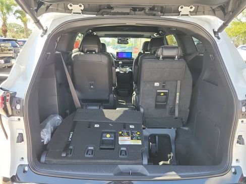 New 2026 Toyota Sienna Limited FWD image 29