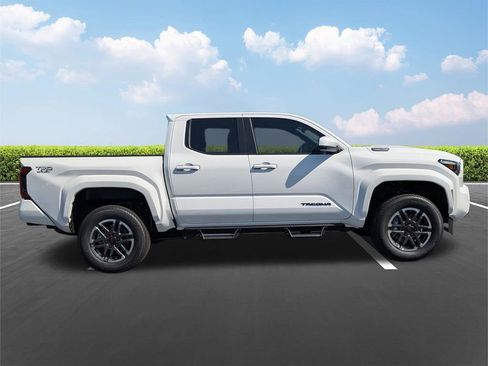 New 2026 Toyota Tacoma TRD Sport AWD/4WD image 3