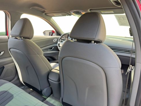 Used 2023 Hyundai Elantra SEL w/ Convenience Package image 31