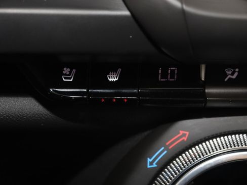 Used 2018 Chevrolet Camaro SS RWD image 8