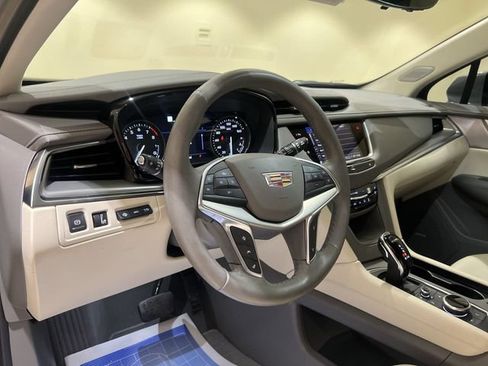 Certified 2024 Cadillac XT5 Premium Luxury w/ Technology Package FWD image 9