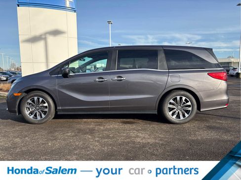 Used 2024 Honda Odyssey EX-L image 2