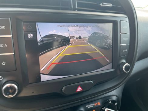 Used 2025 Kia Soul LX FWD image 18