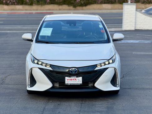 Used 2018 Toyota Prius Prime Premium w/ Carpet Mat Package FWD image 7