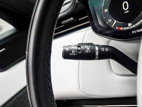 Used 2025 Land Rover Range Rover Sport SE image 32