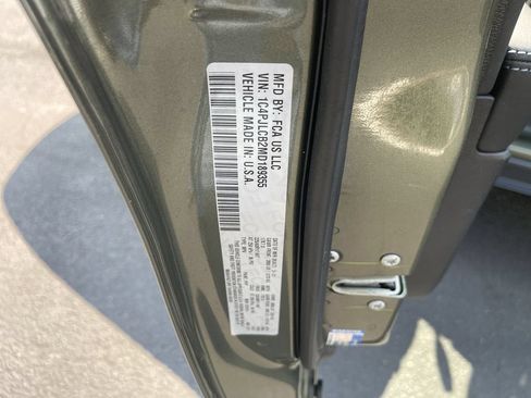 Used 2021 Jeep Cherokee Latitude FWD image 31