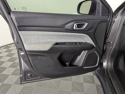 Used 2023 Jeep Compass Sport image 20