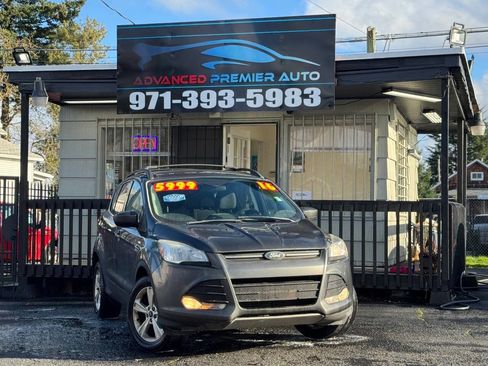 Used 2016 Ford Escape SE w/ Equipment Group 201A image 1