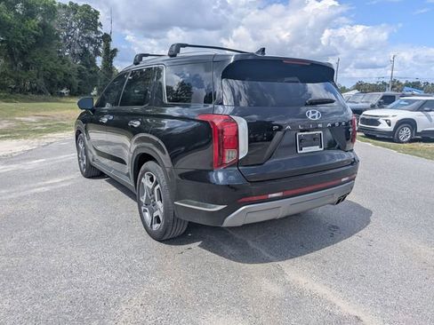Used 2024 Hyundai Palisade Limited image 3