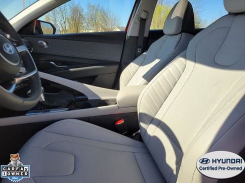 Used 2026 Hyundai Elantra Limited FWD image 17