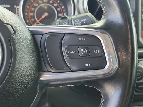 Used 2022 Jeep Wrangler Unlimited Sahara AWD/4WD image 27