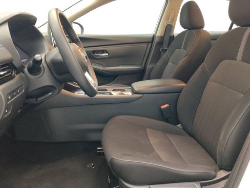Used 2025 Nissan Sentra SV FWD image 17