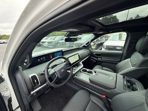 New 2027 Ford Expedition Platinum w/ Stealth Performance Package AWD/4WD image 13
