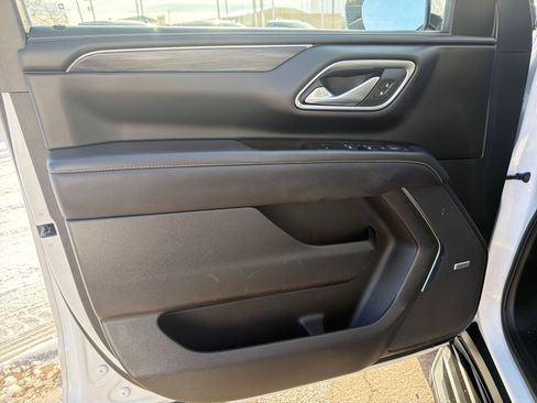 Used 2024 GMC Yukon SLT AWD/4WD image 14