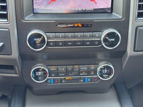 Used 2020 Ford Expedition XLT w/ Equipment Group 202A AWD/4WD image 25